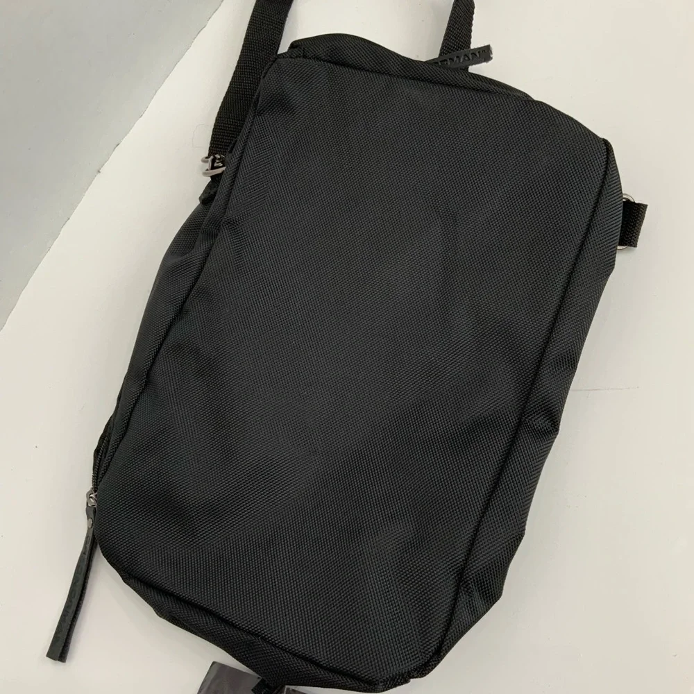 NWT Greg Norman Black Nylon Multi Zipper Pocket Travel Bag Toiletry‎ Golf
